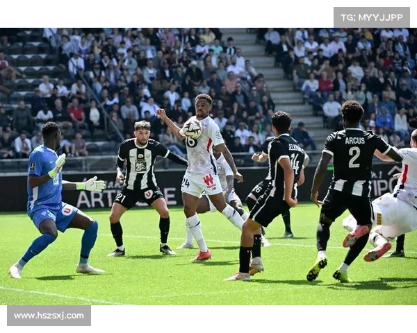 埃因霍温青年队与阿贾克斯青年队特色对比分析及其青训模式探讨